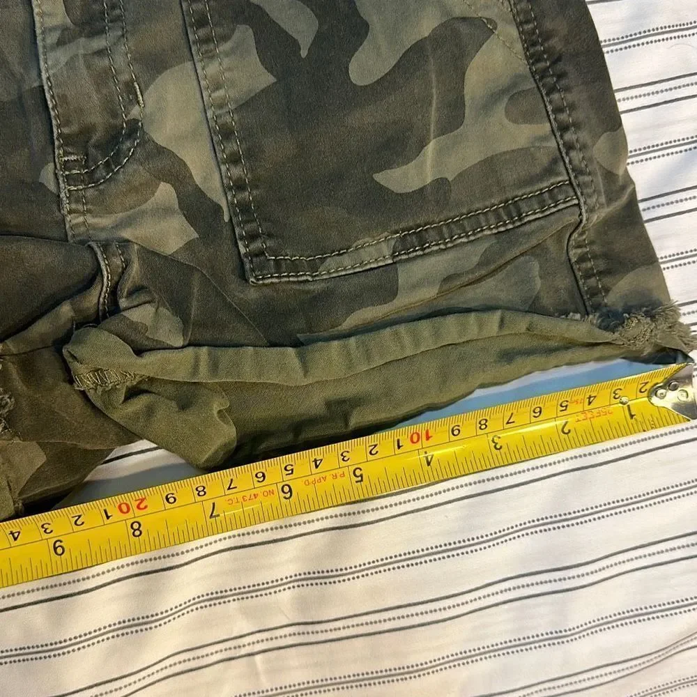 Celebrity Pink Girls Shorts Army Design Size 16 Jr Waist: 25 inches